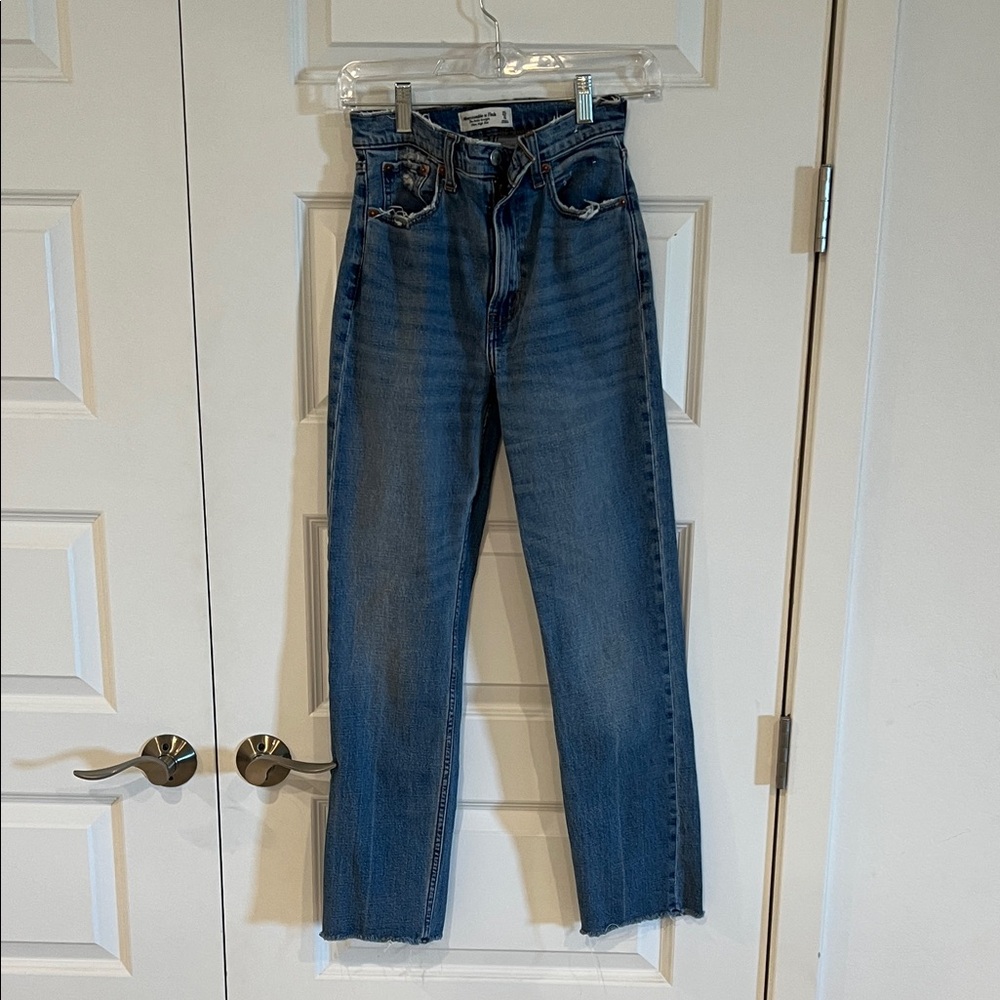 Abercrombie The Ankle Straight Ultra High Rise